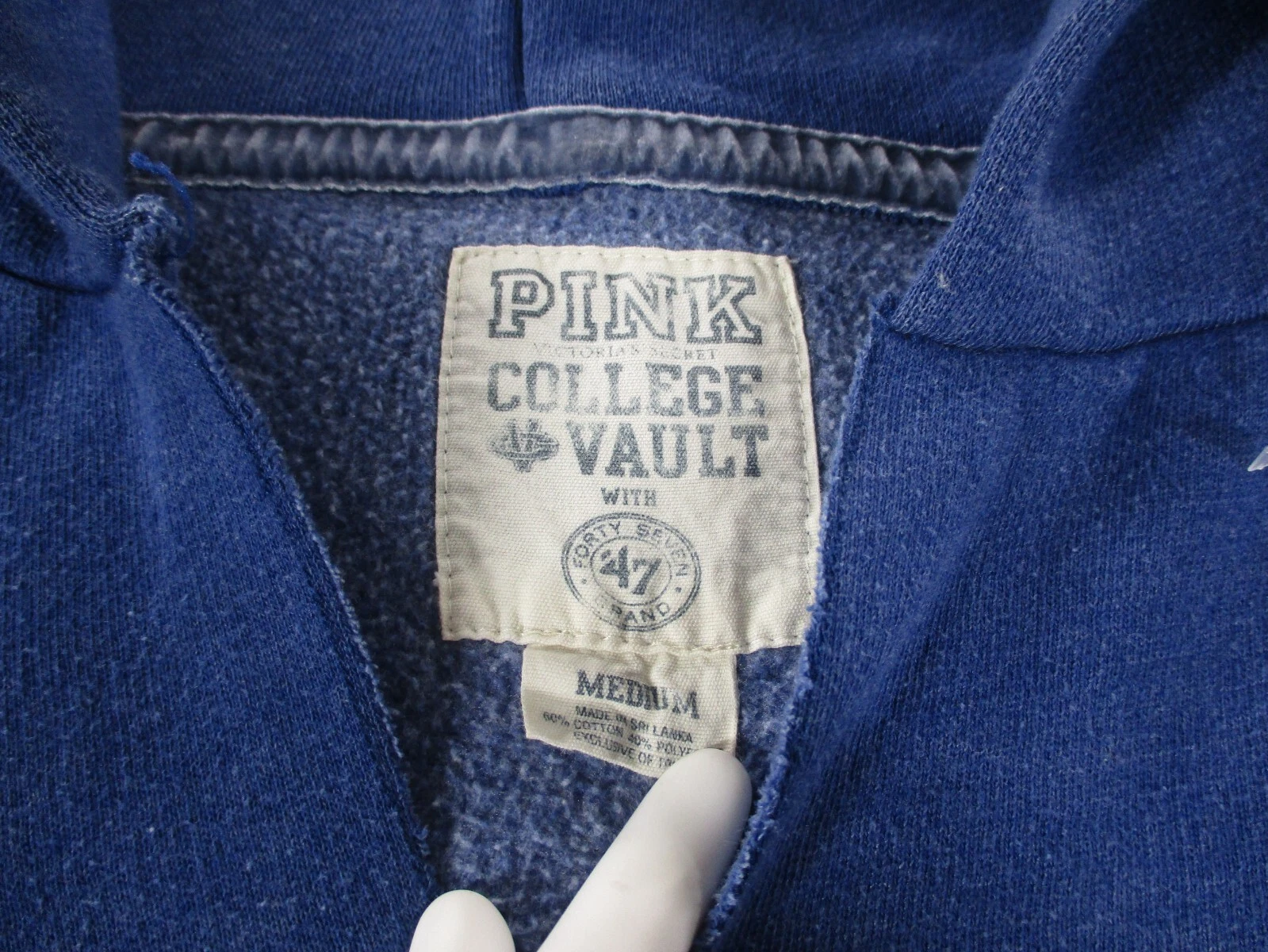 UNDERCOVER ROSA Victorias Secret College Vault WVU donna blu medio pullover felpa con cappuccio logo