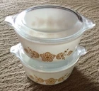2 Vintage Pyrex Butterfly Gold White 472 1 -1/2 Pt Cinderella Casseroles w/Lids