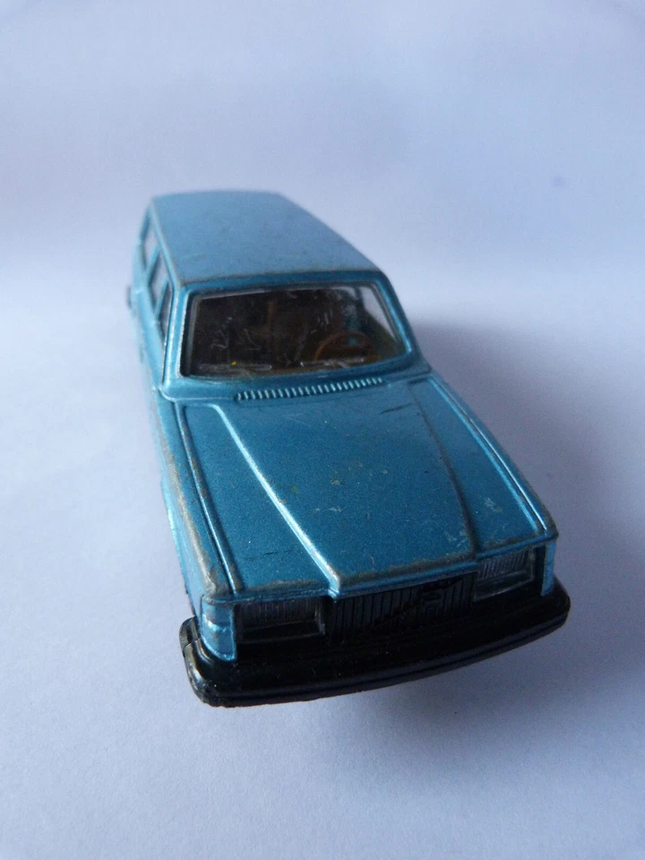 Dinky Toys - Volvo 265 DL estate car - Made in England - Photo 4/4