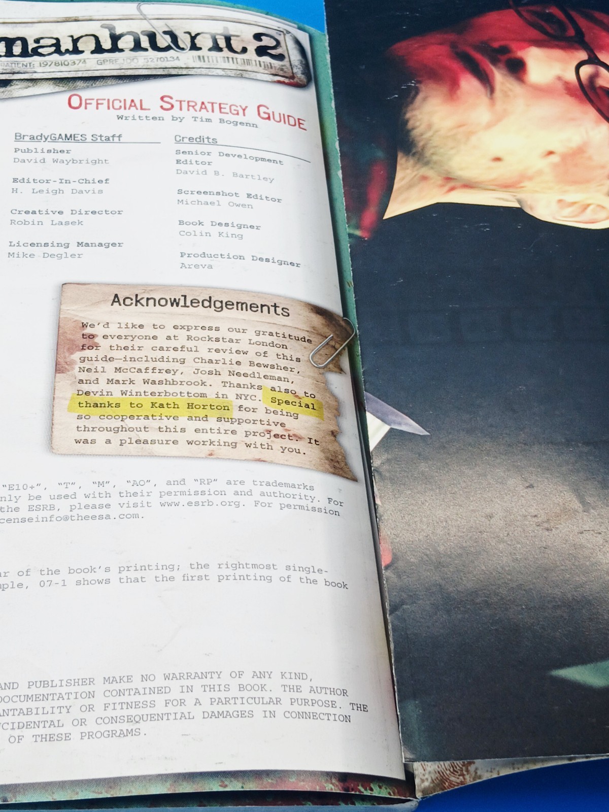 BradyGames Manhunt 2 Signature Series Guide Wii PS2 PSP Poster Gun Guide.