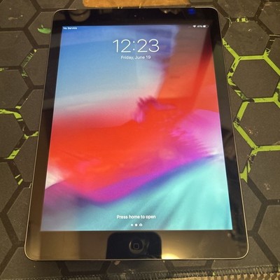 Apple iPad Air 9.7'' 16GB A1475 ME993LL/A Wifi