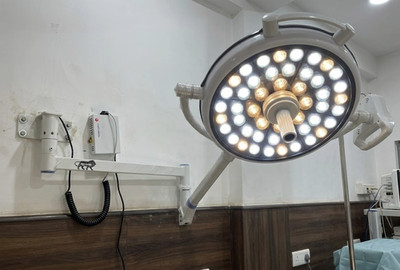 New Operation Theater Lights LED 48 Hospital Use Surgical OT Light Lamp OR Light