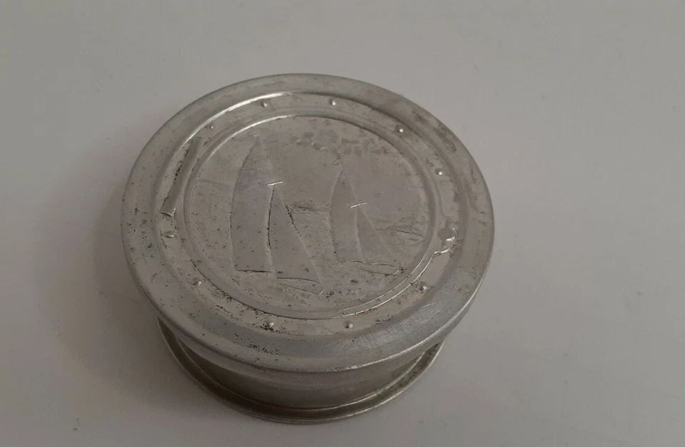 DE COLECCIÓN CAMPING BOLSILLO TAMAÑO PLEGABLE ALUMINIO TAZA BARCO ESCENA Foto 2 de 4