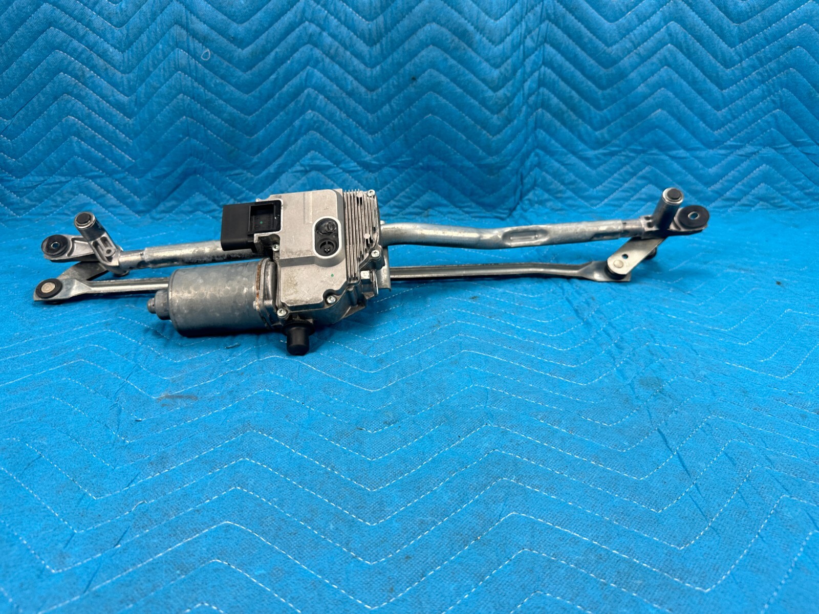 Bentley Cont Flying Spur Windshield Wiper Motor w/ Linkage 29k 2006-2012 OEM