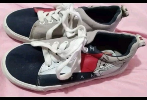 Sneakers Tommy Jeans ragazzo taglia 11 Looney Tunes Bugs coniglio ottime condizioni - Foto 6 di 7
