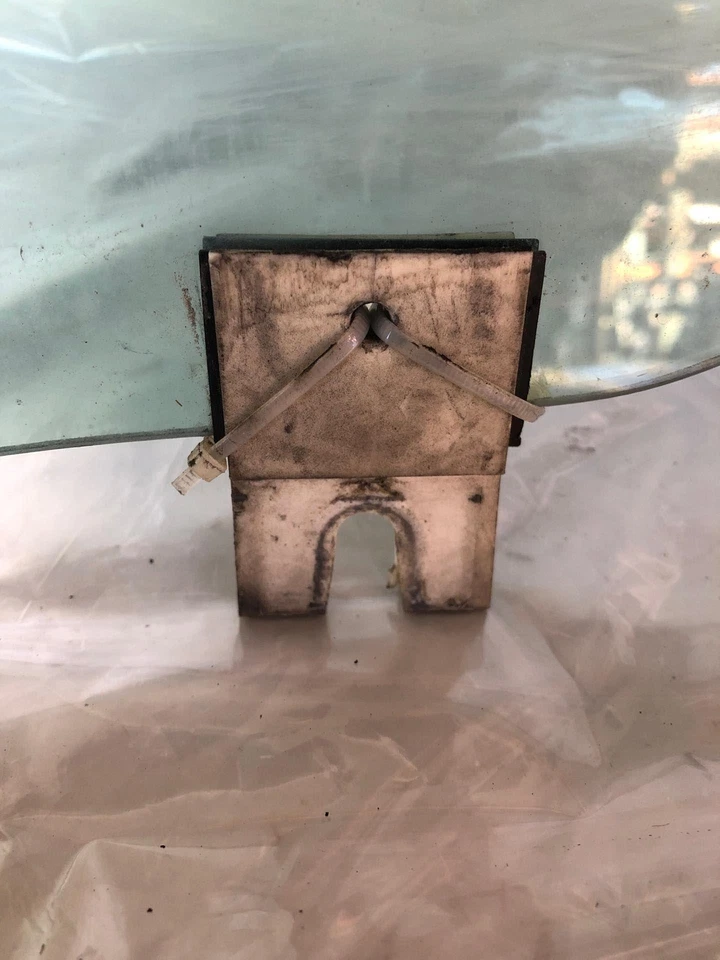 1997 Chevrolet Malibu Porta Frontal Janela de Vidro Mão Direita Lado do Passageiro Usado - Imagem 4 de 4