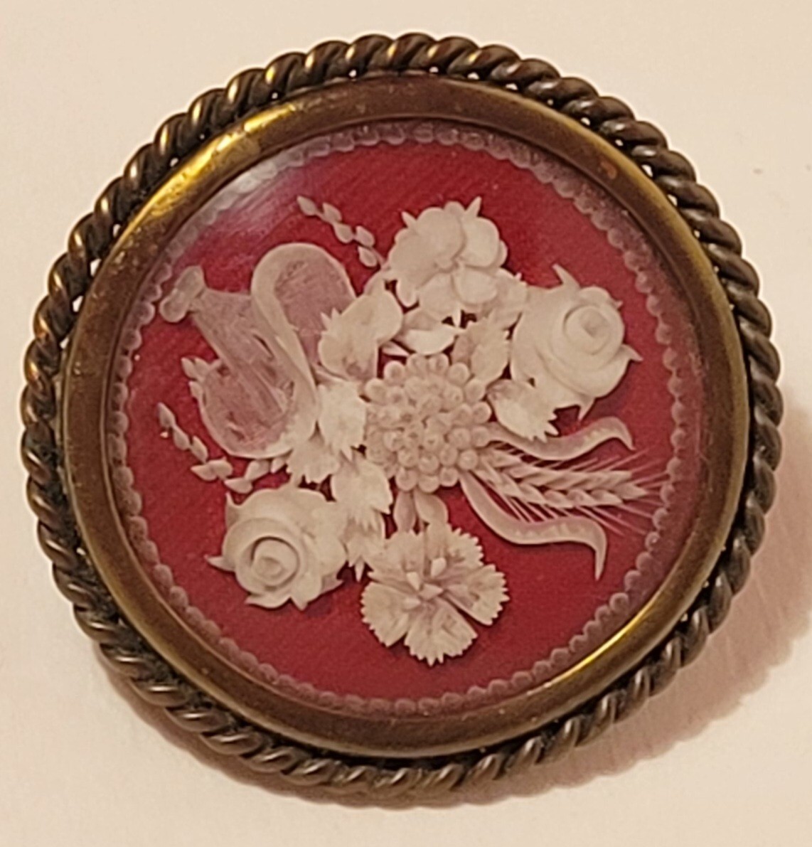 Broche Ancienne Bouquet De Fleurs Peint Main Sous Verre - Cerclage Laiton Torsadé - Occasion - Style Vintage