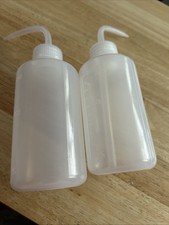 2 X Rotary plastic tattoo cleaning laboratory squeeze cleaning bottle and scale