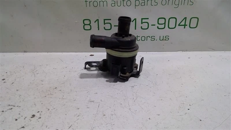 2018-2020 CHEVROLET EQUINOX AUXILIARY COOLANT WATER PUMP OEM 23463177 - Image 2 of 4