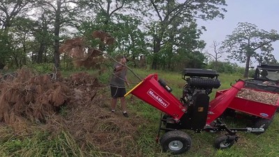 MechMaxx 8 inch ZONSEN 1000cc 35hp E-Start Engine 4-Wheel Wood