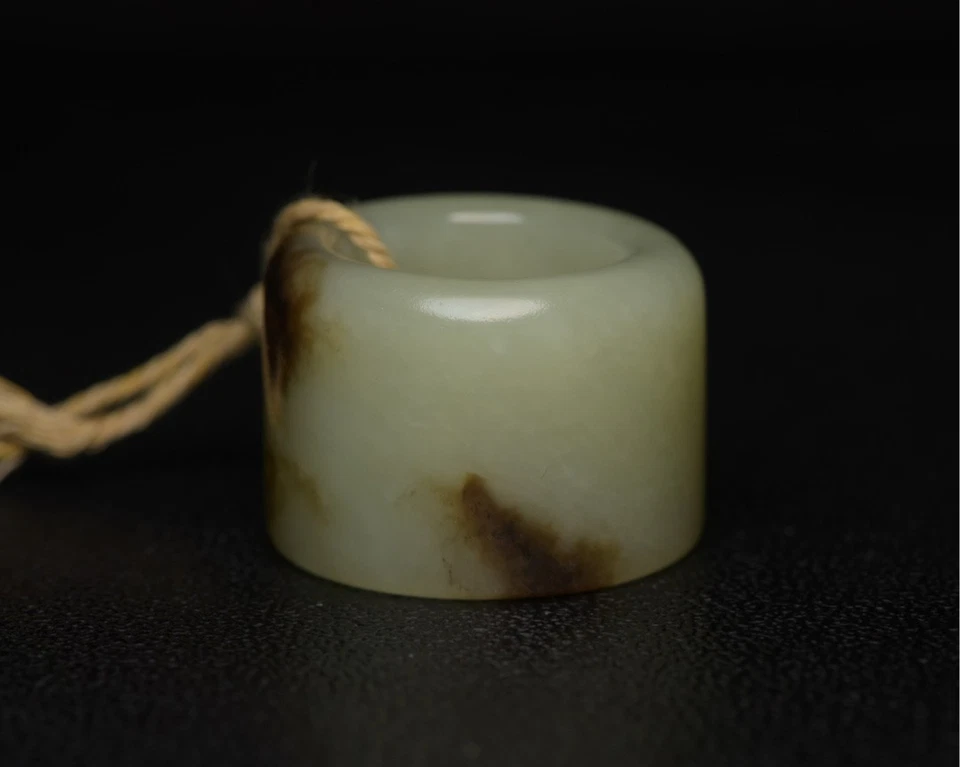 Anel chinês esculpido em jade branco nefrite polegar arqueiro renascimento - Imagem 2 de 4