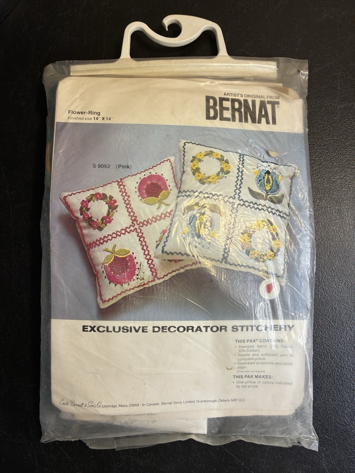 Pillow Kit Creative Stitchery S 9092 Flower Ring
