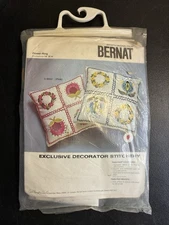 Vintage Crewel Embroidery Pillow Kit Creative Stitchery S 9092 Flower Ring