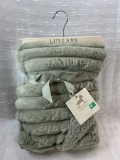 NEW Lullaby Green Faux Fur Baby Blanket Security Lovey Ribbed Luxury Reversible