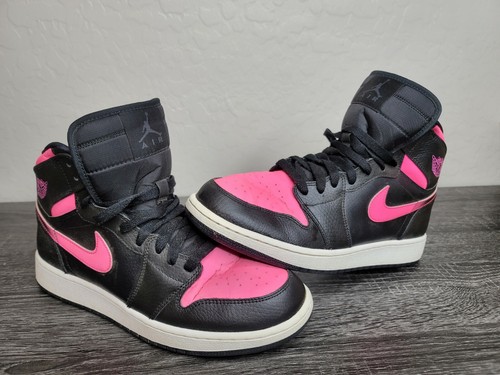 black hyper pink jordan 1