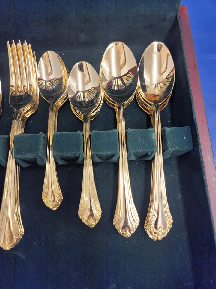 Cubiertos de pluma dorada Supreme Towle 64 piezas. ¡Envío rápido! Foto 2 de 4