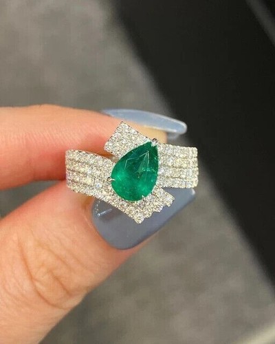 Pear Cut Simulated Green Emerald Women's Wedding Ring In 14k White Gold Plated - Picture 4 of 7
