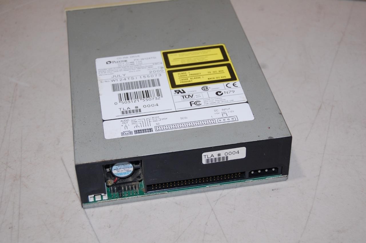 Plextor PX-W124TSi 12X4X32 SCSI Recordable 5.25'' CD R/RW 50-Pin Drive