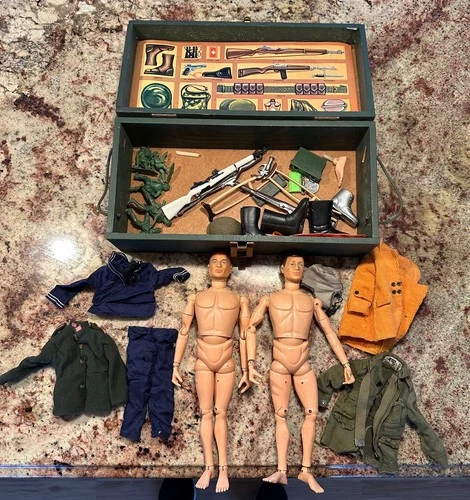 VTG GI JOE LOT 1964 2 Figures Clothes Weapons Carry Case Rare Low Grade Hasbro