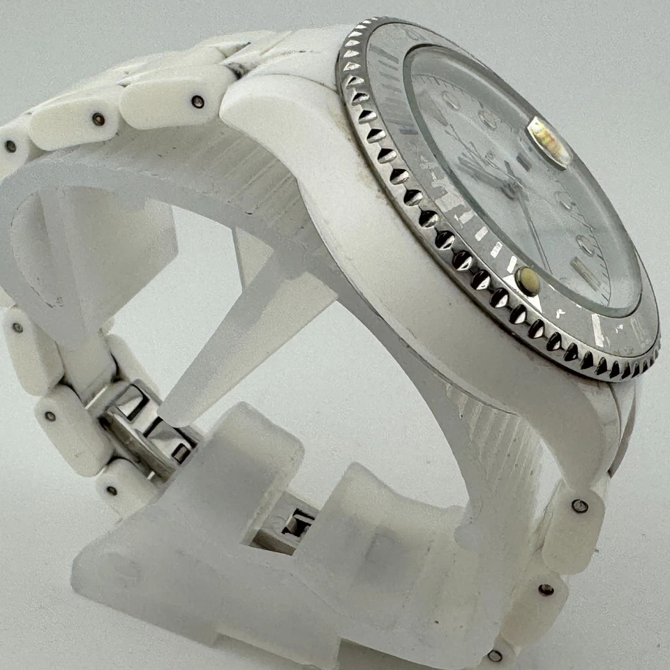 Reloj Juguete Cuarzo Unisex Blanco Plástico Corona Atornillada Fecha Nuevo Batte 6.75" Foto 3 de 4