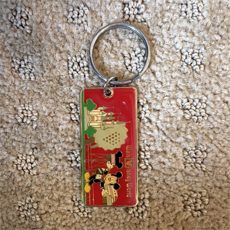 Vintage Disney Walt Disney World Mickey Mouse Rectangular Red Keychain