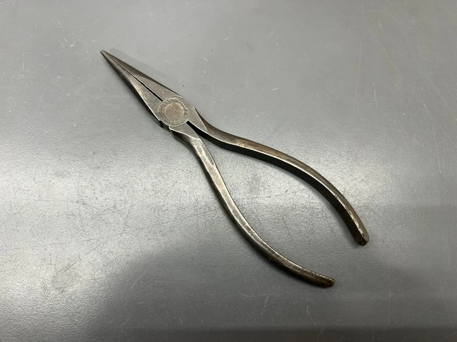 (o) VINTAGE 1943 WW2 M KLEIN SONS 6" NEEDLE NOSE PLIERS - VGC - USA