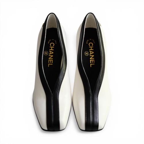 Chanel 26S Pumps Matthieu Blazy's weiß Lammfell Größe 36,5c - Bild 1 von 24