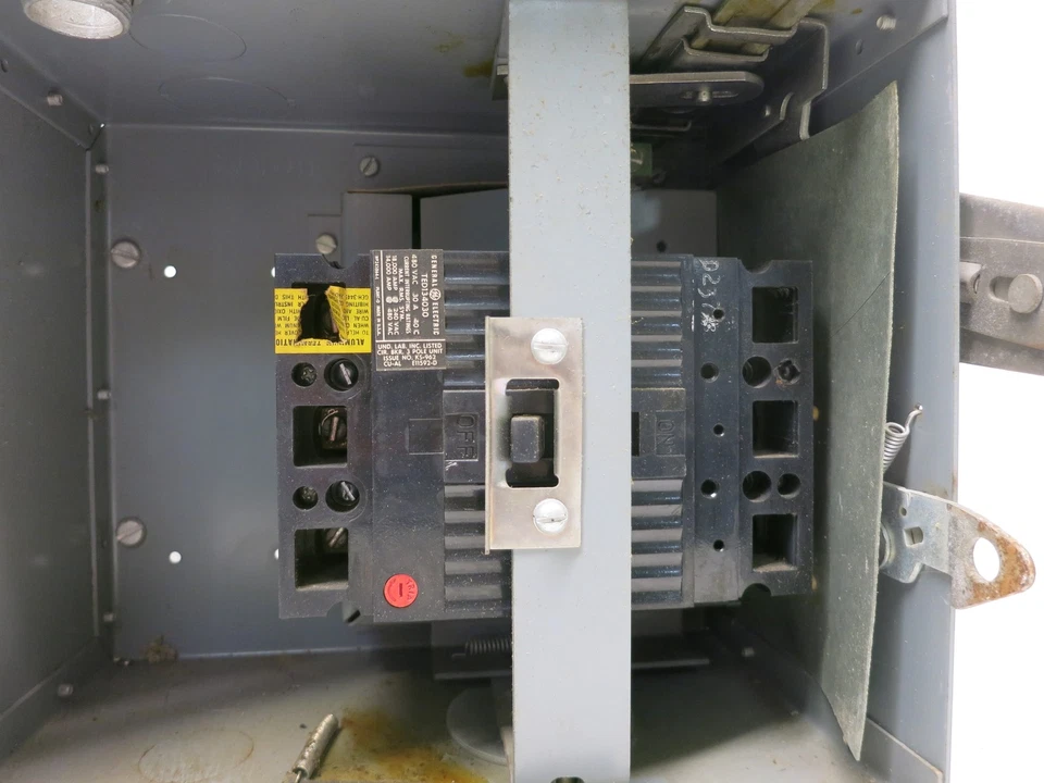 通用电气 AC133ED4G 30A 480V 断路器总线插头装甲包车道开关 3PH 3W 30 安培 — 第 4/4 张图片