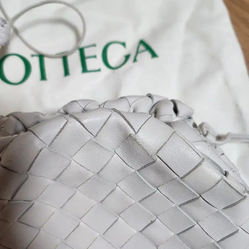 Bottega Veneta Dumpling Bag White Crossbody thumbnail 7