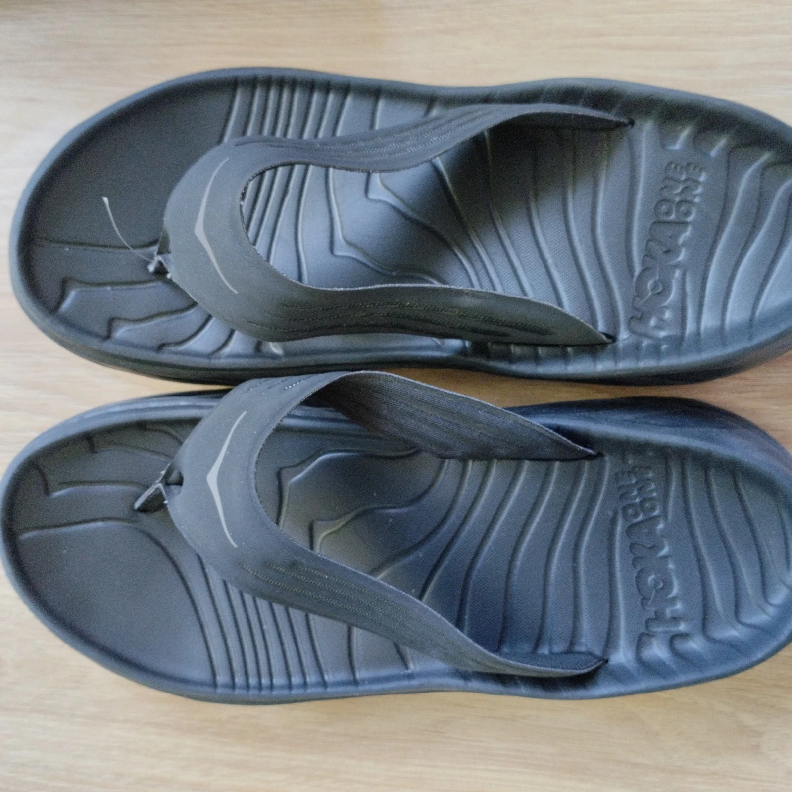 HOKA ONE ONE Perizoma infradito Hoka One Ora Recovery uomo taglia 9 W 11 righe nere