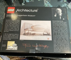 LEGO 21004 ARCHITECTURE: Solomon Guggenheim Museum complete In Box w/ Manual