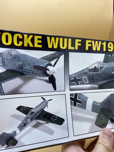 Focke Wulf FW190 WWII German Plane Model Kit Lindberg 1/72 Scale Open Box - 第 7/8 張圖片