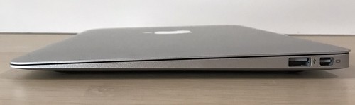Apple MacBook Air - Pantalla 11" - Intel 1.4GHz - 128GB SSD - 2GB RAM - Imagen 12 de 17