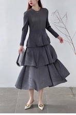 Spring Round Neck Pleated Cake Dress Slim Fashion Solid Color Long Sleeve Dress