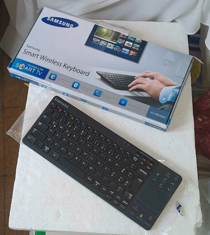 SAMSUNG VG-KBD2000 Smart Wireless Keyboard Tastiera TV Bluetooth Con Scatola - Immagine 2 di 4