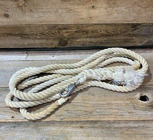 White Cotton, Coiled Lead Rope, Metal Snap Hook, 5 Yards