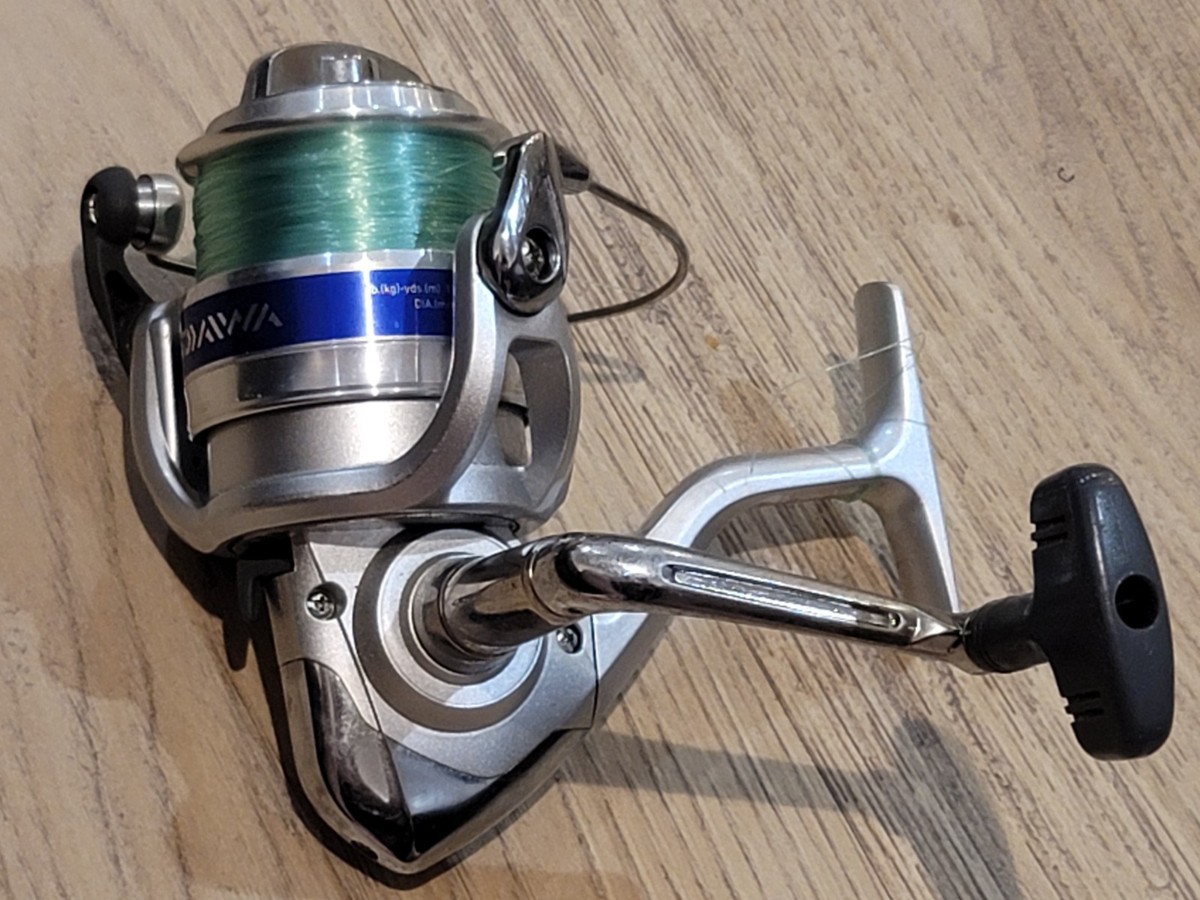 DAIWA D-WAVE 4000-B SPINNING REEL Works Smoothly | eBay