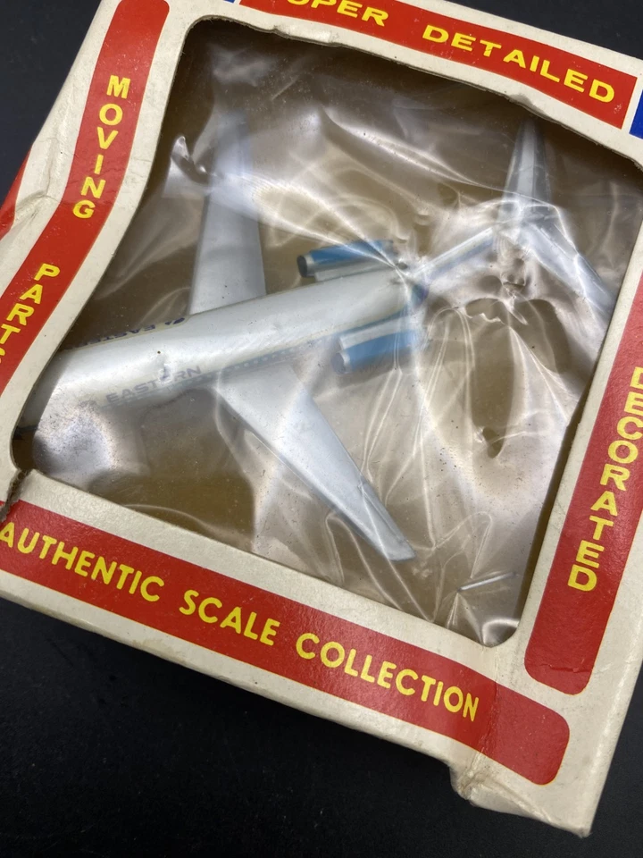 Miniaviones Douglas DC 9 Eastern Bachmann 23 Hong Kong escala 1:290 Foto 3 de 4