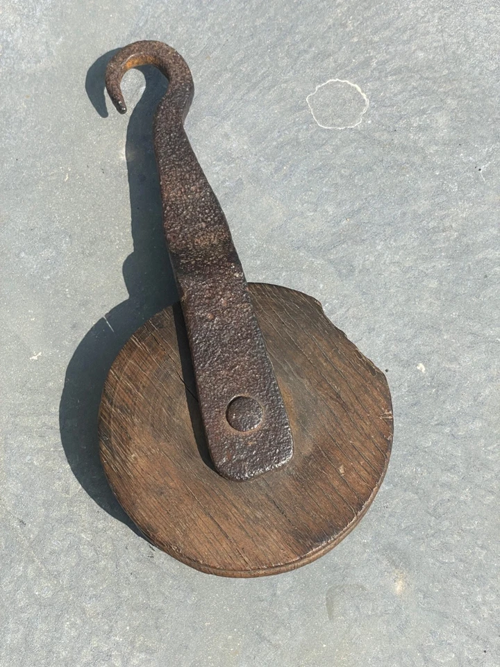 PETITE POULIE BOIS ET FER FORGÉ ANCIENNE - Photo 2/4