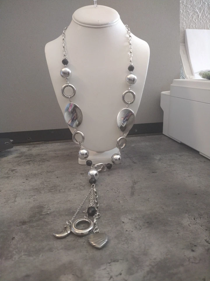 Collar Eclipse Total del Corazón con Pendientes a Juego Paparazzi Blockbuster  Foto 2 de 4