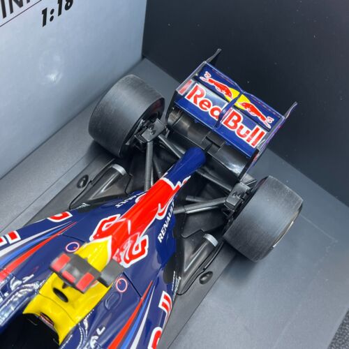MINICHAMPS 1/18 Red Bull Renault RB7 Sebastian Vettel Spanish GP 2011 113110501 - Picture 9 of 16