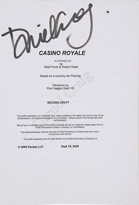 DANIEL CRAIG Signed Script Cover - Film Actor - JAMES BOND - 10