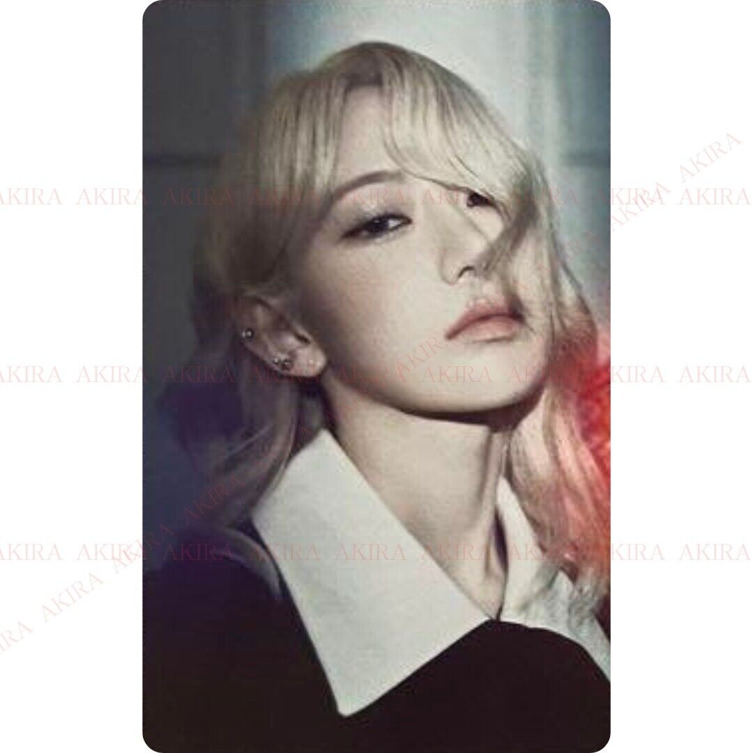 LE SSERAFIM JAPAN 3rd SINGLE CRAZY ALBUM PHOTO CARD & JAPAN LE SSERAFIM JAPAN 3rd SINGLE CRAZY ALBUM PHOTO CARD & JAPAN