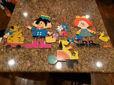 RARE VINTAGE THE DOLLY TOY CO. MOD MOPPETS Pressed Cardboard Wall Decor