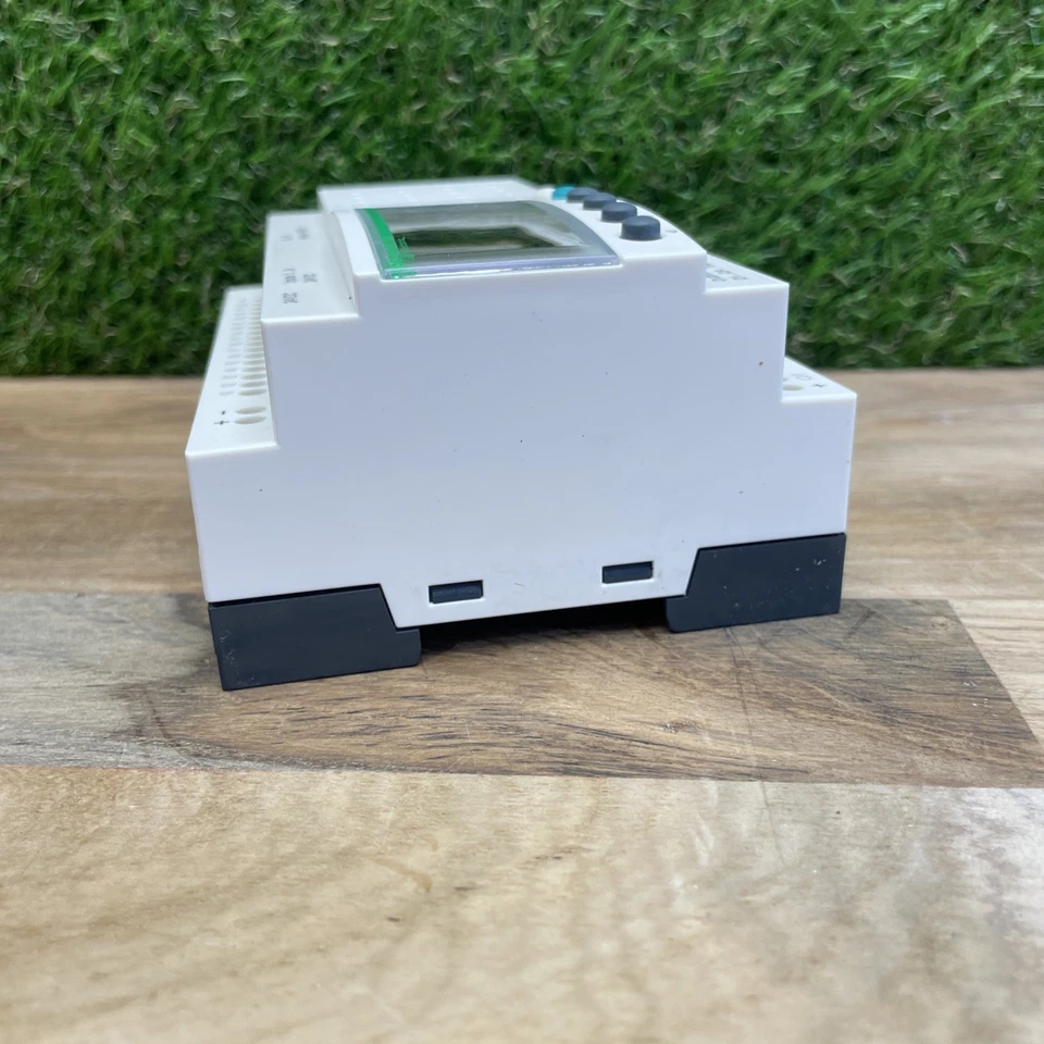 Zelio Logic - Intelligent Relay Module.- 26 I/O - 24Vdc #19M - Image 4 of 4