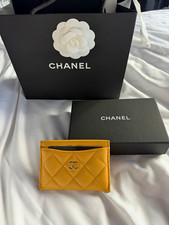 Chanel cardholder in yellow quilted leather