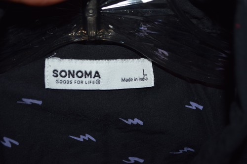 Camicia nera Sonoma taglia L manica corta con bottoni viola design fulmini - Foto 4 di 7