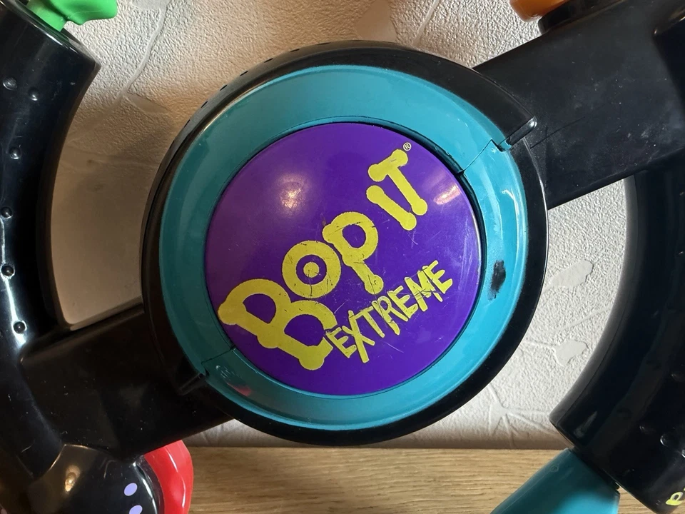Bop It Extreme Game Original Vintage Version 1998 - Hasbro - Temperamental (F3) - Image 3 of 4