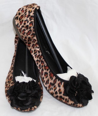 Women's ~ Wanted - Leopard print Decorative Flower Slip-on Ballet Flats - 9/M