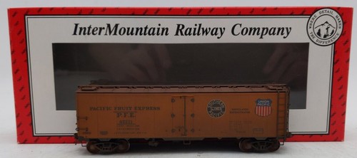 Coche frigorífico InterMountain 46702P-26 HO Weathered Pacific Fruit Express #42221/caja | Condition: Used